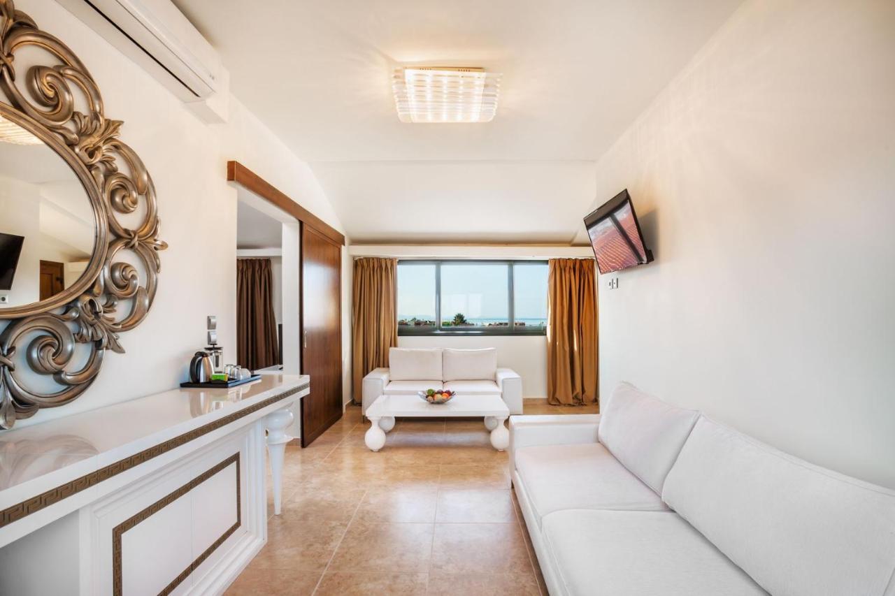 Philoxenia Hotel & Villas Pefkochori Bagian luar foto